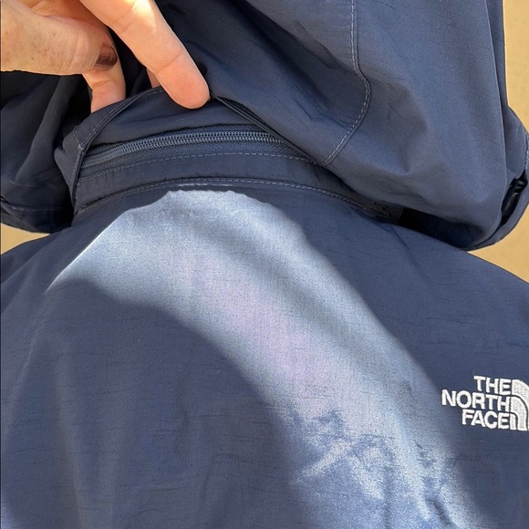 The North Face Women's Blue Hooded Rain Jacket Large EUC - Picture 7 of 9